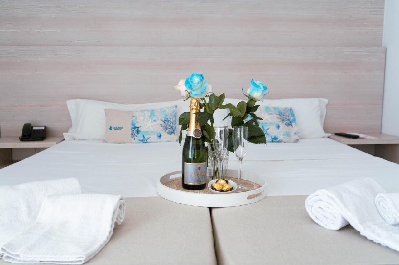 Coral Hotel 2*